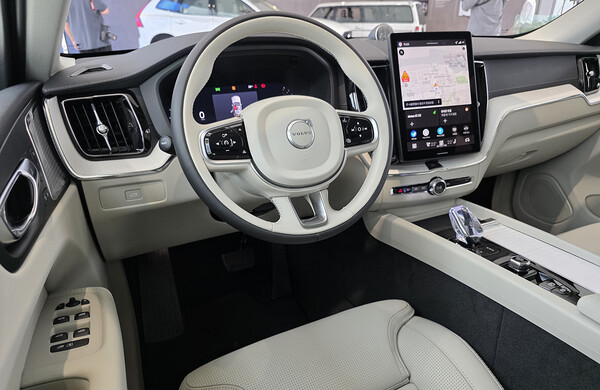 XC60 B5 AWD 울트라 모델 실내 인테리어. (사진=권진욱 기자)