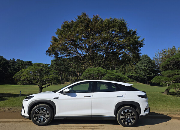 BYD 씨라이언 7 측면. (사진=권진욱 기자)