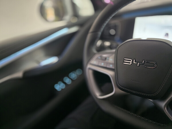 BYD 씨라이언 7 운전석.. (사진=권진욱 기자)