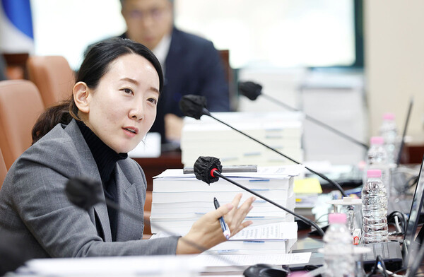 곽향기 서울시의회 교통위원회 의원이 행정사무감사때 질의를 하고 있다. (사진=권진욱 기자)